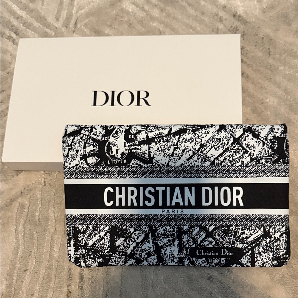 GWP - DIOR Monochrome Pouch